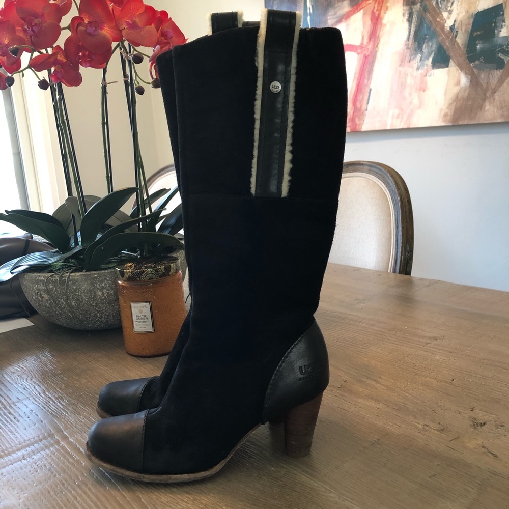 Ugg Leather boots with Sheepskin accents size 7